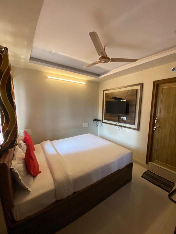 Hotel Renuka วิสาขปัตนัม ภายนอก รูปภาพ