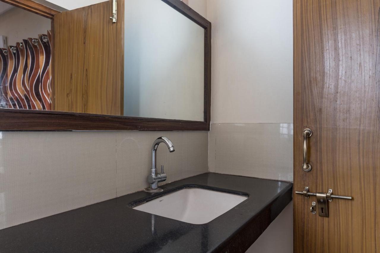 Hotel Renuka วิสาขปัตนัม ภายนอก รูปภาพ